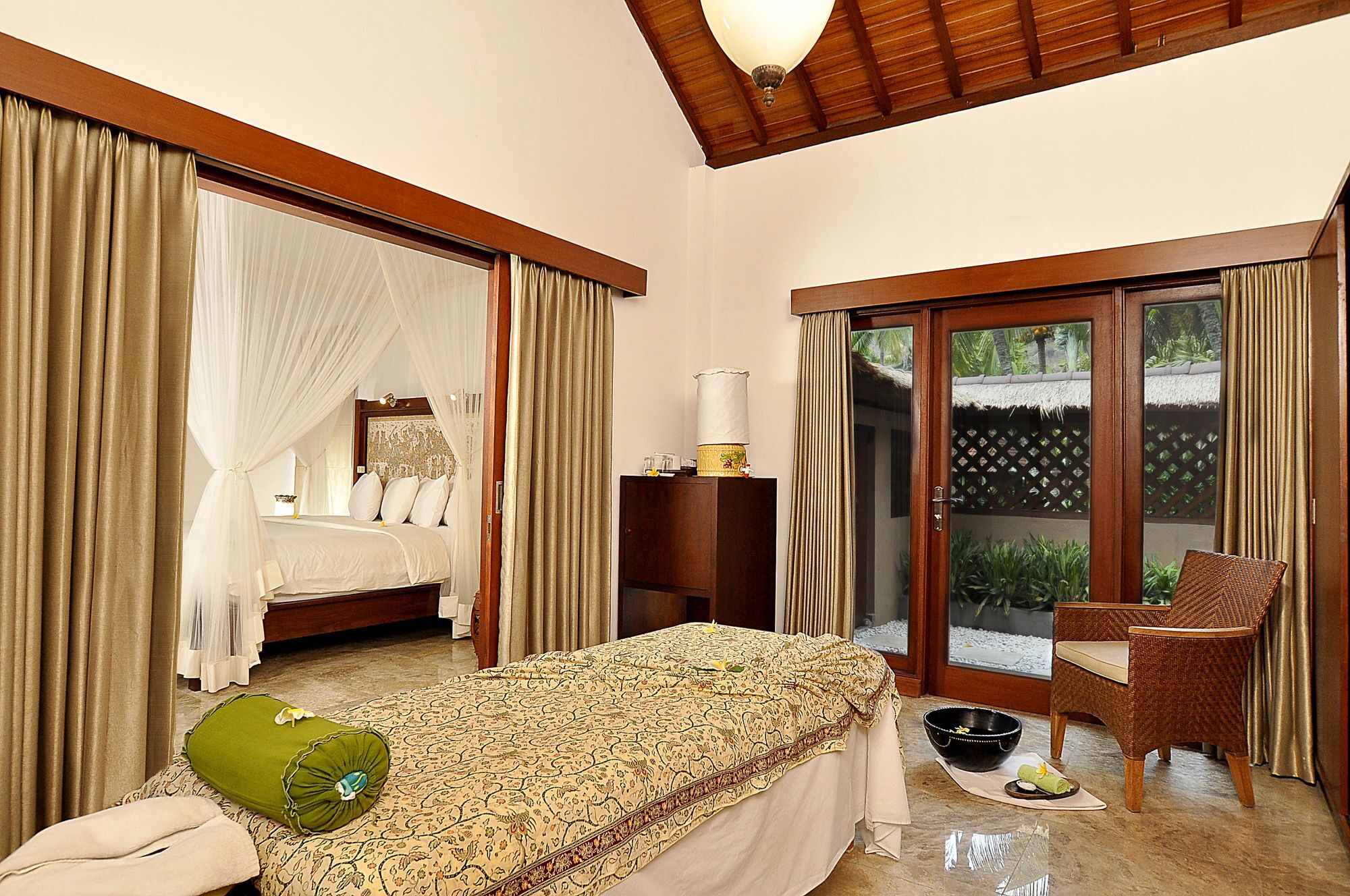 Puri Mas Spa Resort Мангсит Экстерьер фото